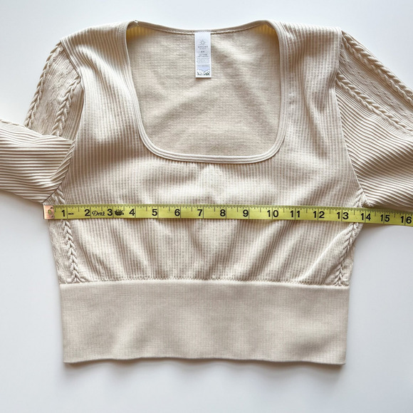 OFFLINE Aerie Seamless Cable Square Neck T-Shirt Stretch Womens Medium Soft Oat - Picture 10 of 13